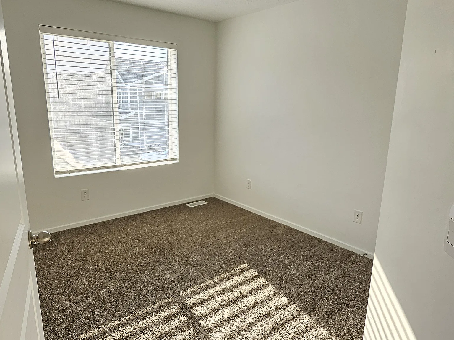 3 bed, 1452 sqft, $750 — Photo 2