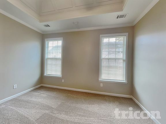 5th image of 2313 Temple View Dr