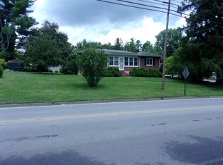 111 Perry St, Tazewell, VA 24651