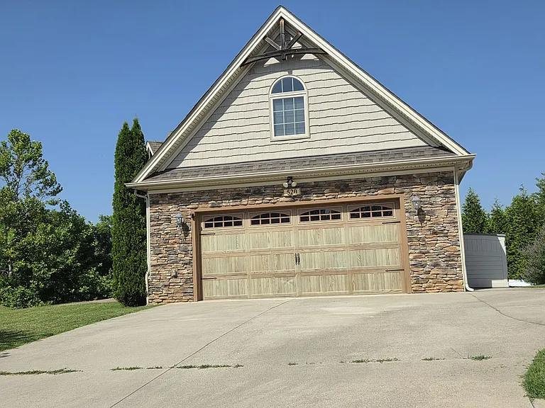520 Cornerstone St — Photo 3