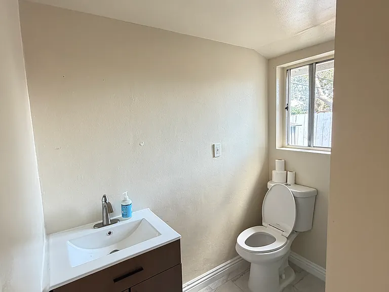 Valley View Ave — Photo 6