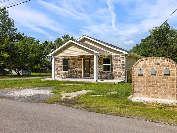 5th image of 729 Henderson Ave