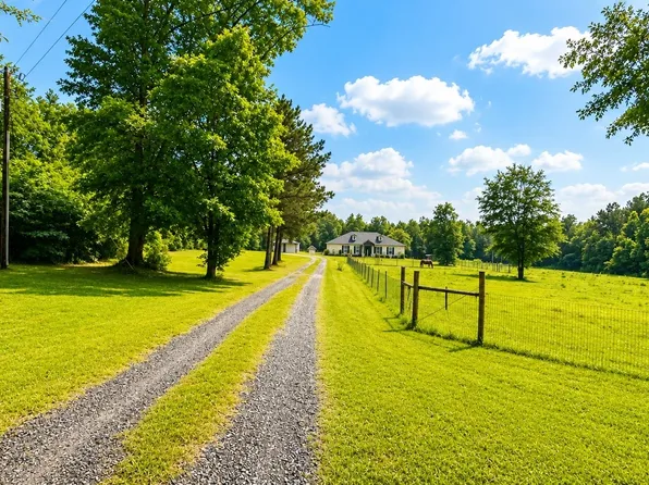 637 County Road 151, Carthage, TX 75633