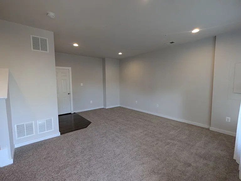 1129 Lawler Dr — Photo 2