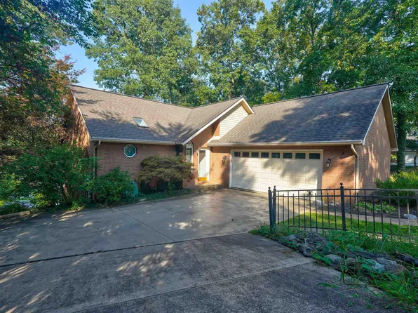 418 W Prancer Dr N, Santa Claus, IN 47579