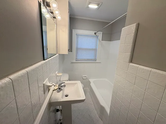 305 Davis St — Photo 6