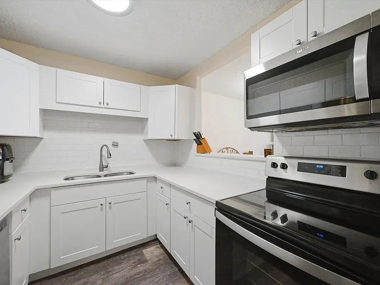 801 S Plymouth Ct #713 — Photo 9