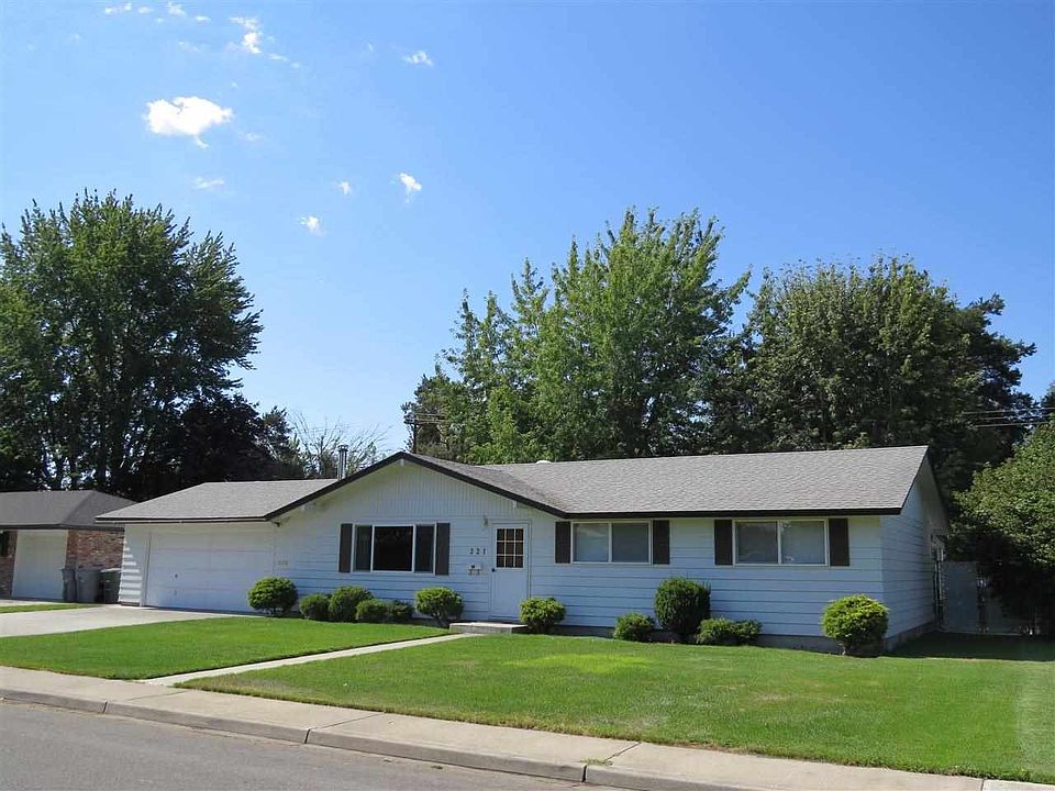 2nd image of 221 Cottonwood Dr