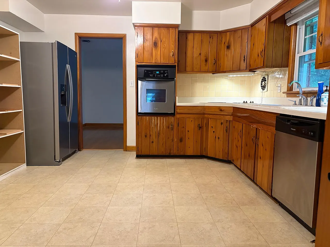 4325 Two Woods Rd — Photo 4