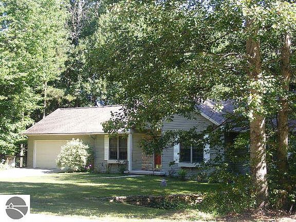 2nd image of 6429 Sherwood Ln