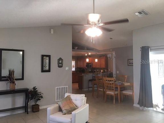 5th image of 1222 Demoiselle St