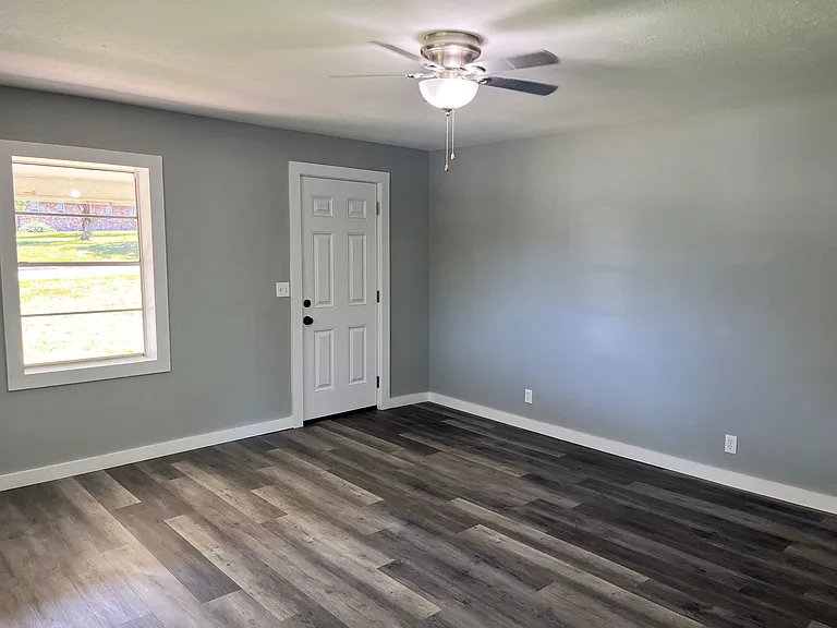 801 Gayler St — Photo 3