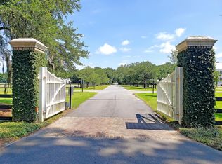 101 Leaning Oak Ln, Ravenel, SC 29470