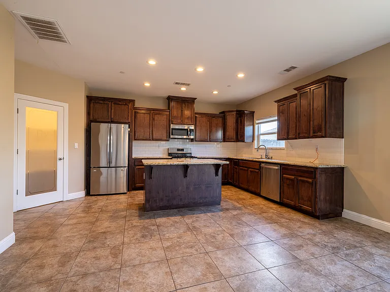 1375 Poppy Ridge Ct — Photo 4