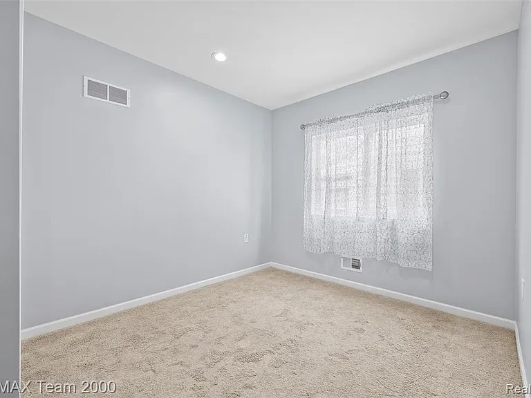 3330 Woodside St — Photo 14
