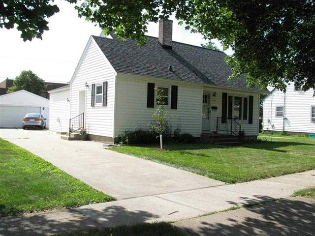 1st image of 612 N 10th Ave