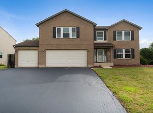 313 Greenbriar Blvd, Poplar Grove, IL 61065