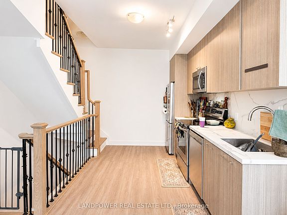 3rd image of 51 Winlock Park #30