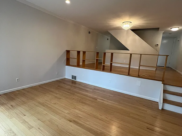 100 Hope St #5 — Photo 8