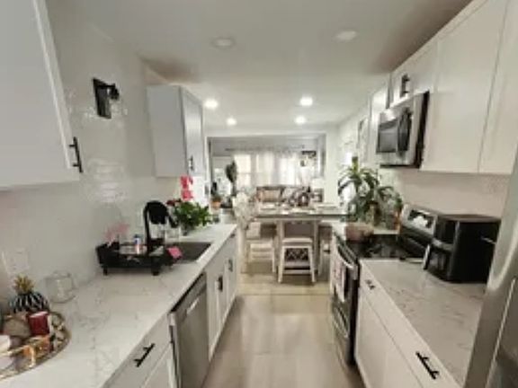 5th image of 411 S 65th St