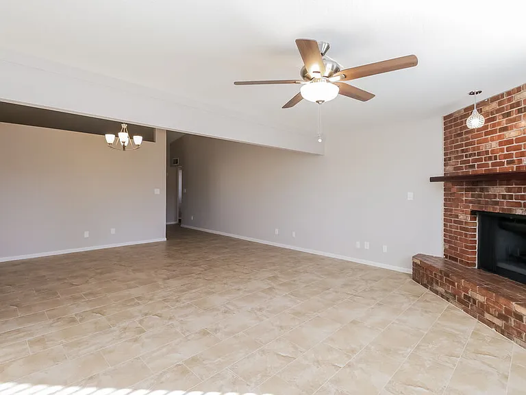 2641 E Isabella Ave — Photo 4