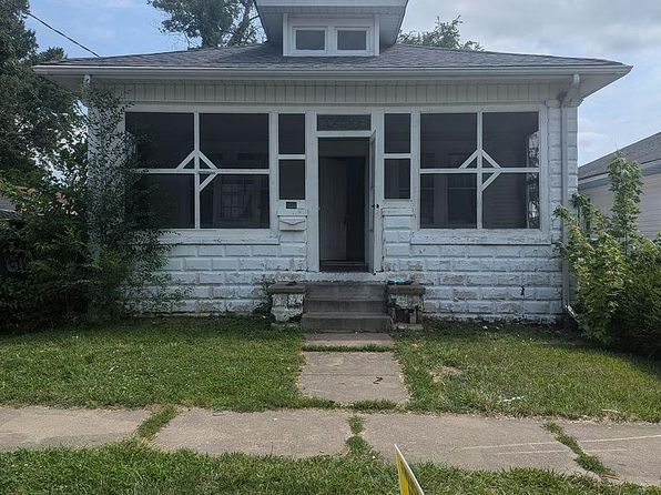 908 W Macqueen Ave