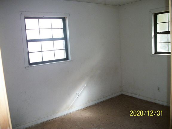 4th image of 903 Artesian Ave