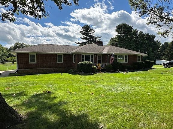 2nd image of 133 Knollwood Dr