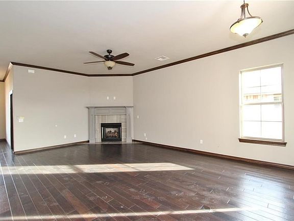 4th image of 2008 Wheatfield Ave