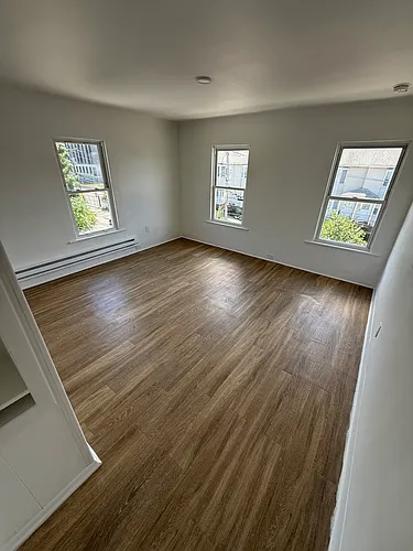 294 Broad St #3 Photo 1