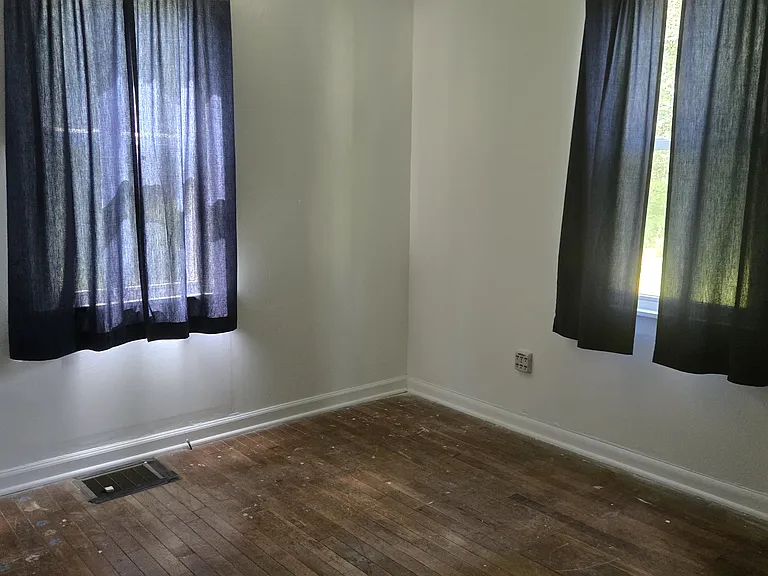 1345 S Silas St — Photo 10