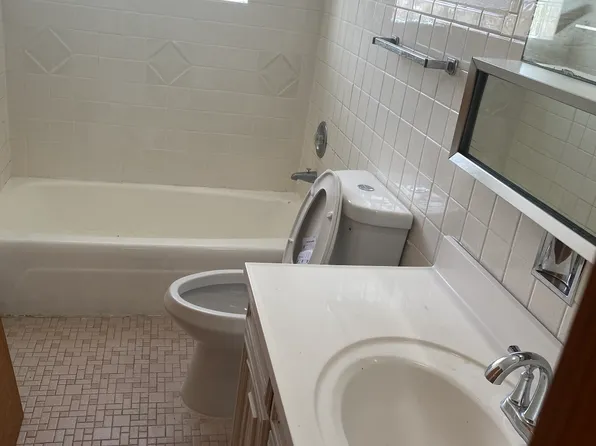 5223 N Reserve Ave Unit 1, Chicago, IL 60656