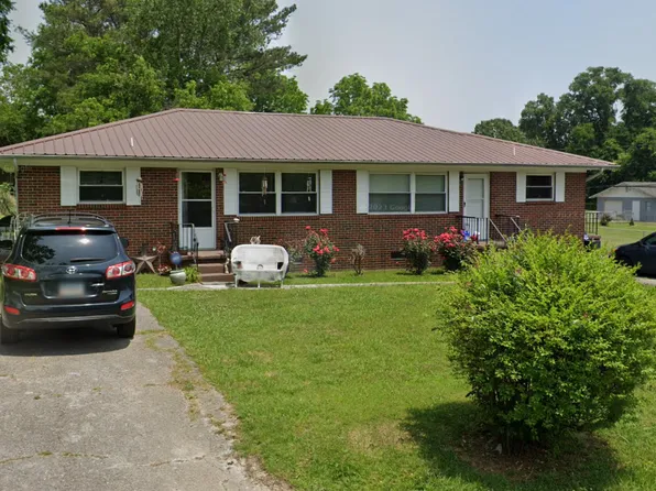 710 Shelly Ln, Rossville, GA