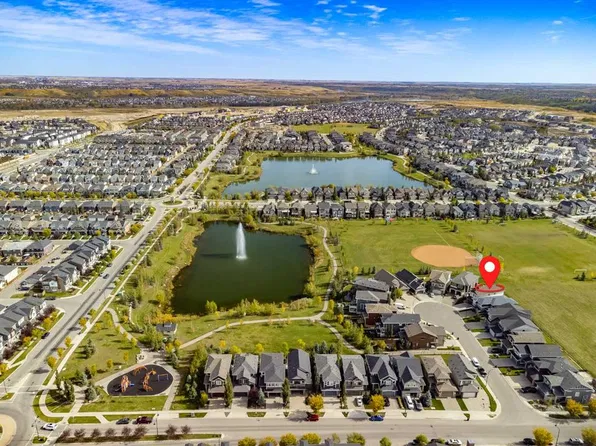 32 N Legacy Cv SE, Calgary, AB T2X 0Y7