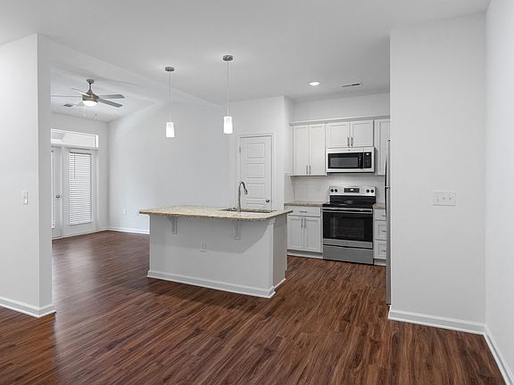 3rd image of 400 Evolve Dr #838