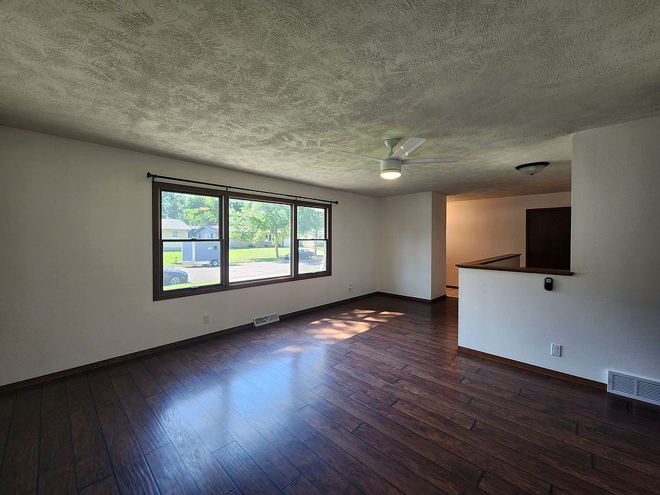 1400 S Bruce Rd, Sioux Falls, SD 57105 Zillow