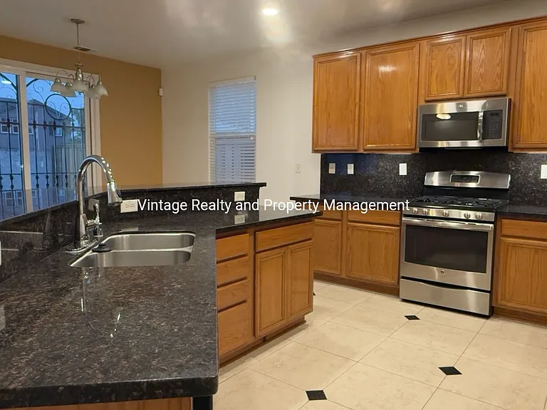 244 Lazy Ridge Ave — Photo 12