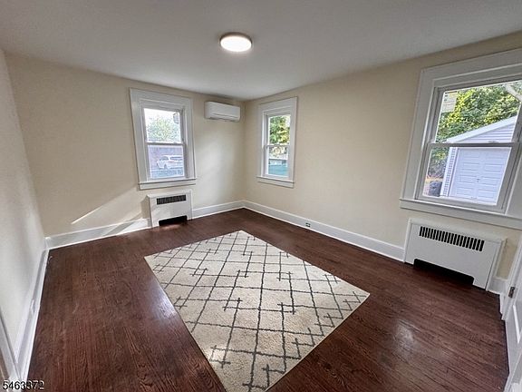 5th image of 1316 Broad St #1