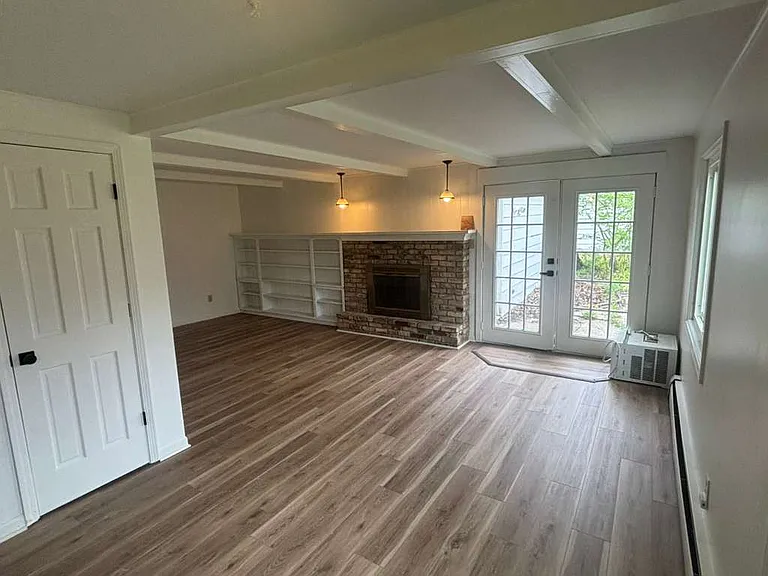 4317 Tamarack Dr — Photo 8