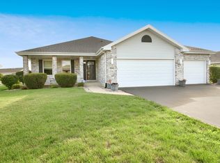 1443 E Cap Cir, Bourbonnais, IL 60914