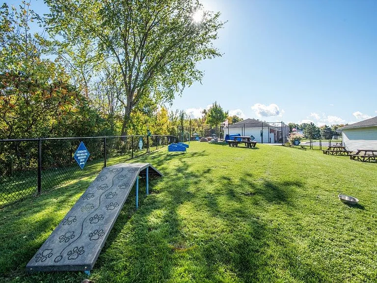Maplewood Estates Apartment Homes — Photo 17