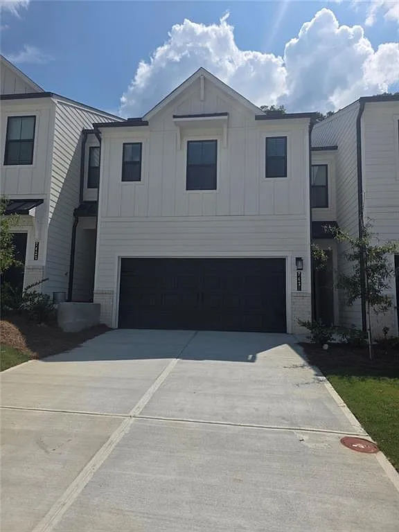3 bed, 2.5 bath, 1842 sqft, $2,150 — Photo 1