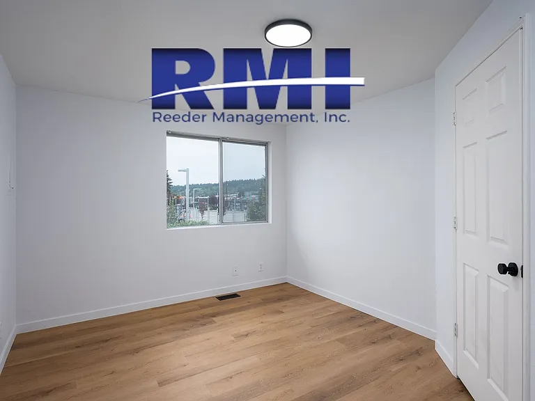 1034 Hanford Ave #B — Photo 8
