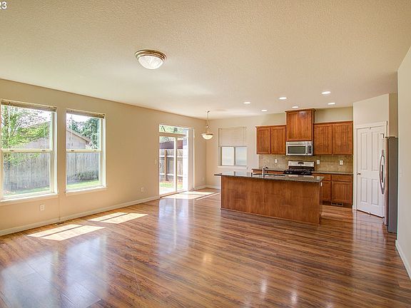 5th image of 4525 NE 91st Way