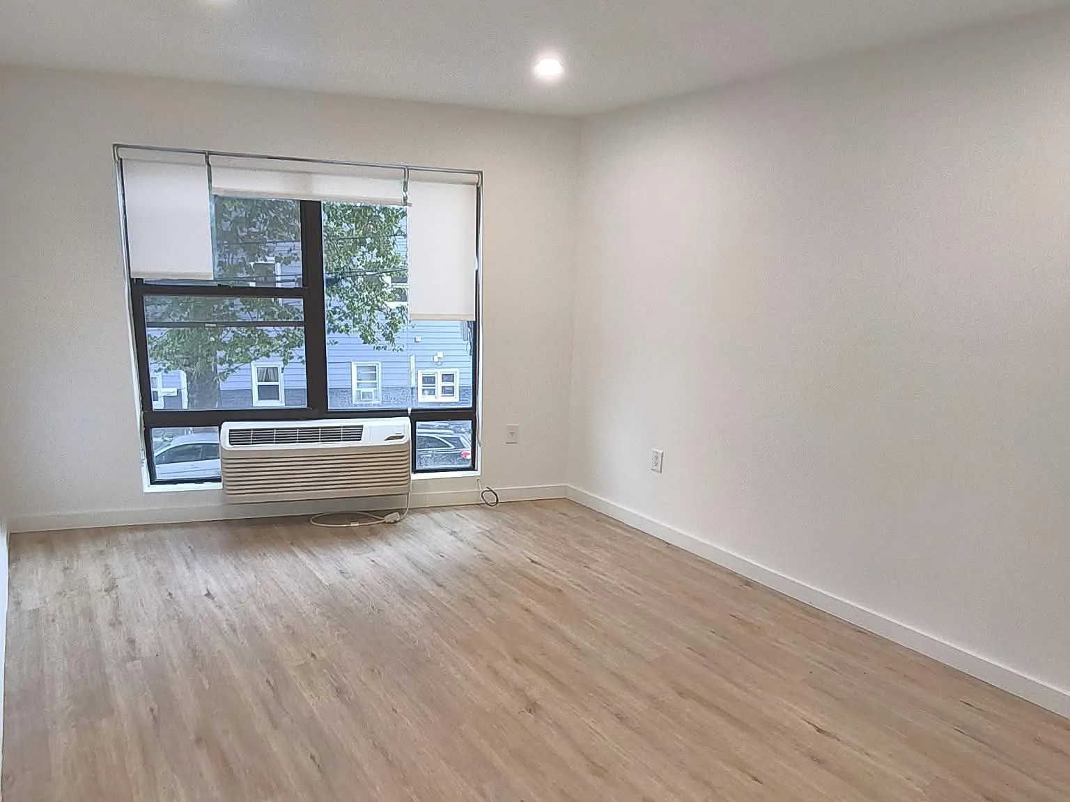 1 bed, 2345 sqft, $2,345 — Photo 3