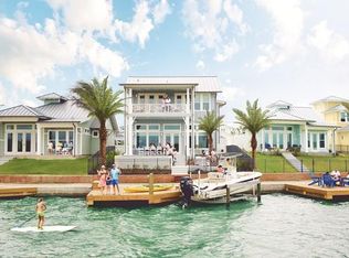 129 Foxtail Ln, Rockport, TX 78382