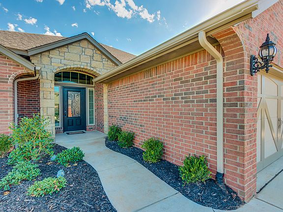 3rd image of 13536 Gentry Drive