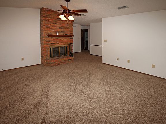 4th image of 1835 Lawson Ln