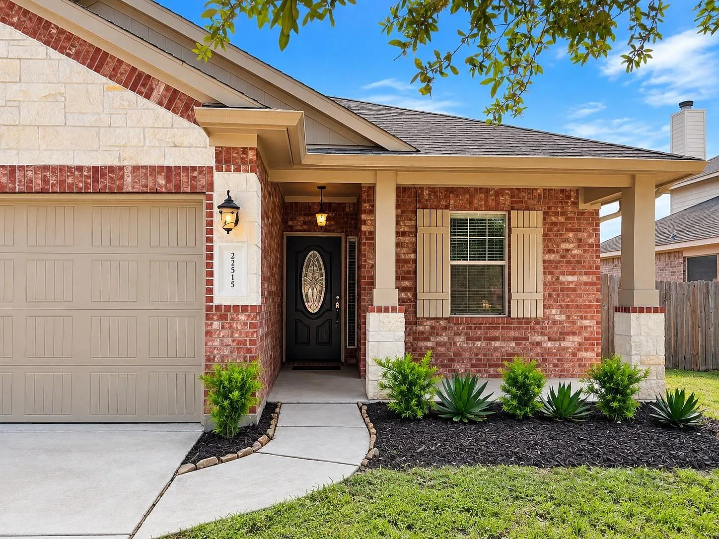 3 bed, 2.0 bath, 1566 sqft, $1,925 — Photo 4