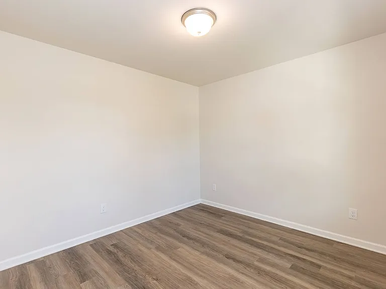 1108 Hugh St — Photo 11